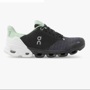 On Cloudflyer wide running shoes